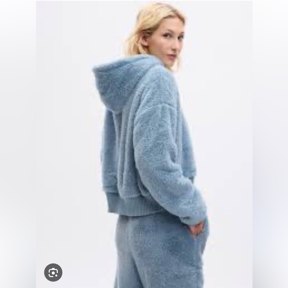 Gap Sherpa Sweater Cropped Hoodie Fuzzy Top size Small - Picture 2 of 9